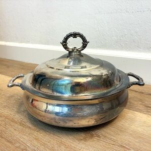 WM Rogers Vintage Silverplate Covered Casserole Dish w Handles Lid